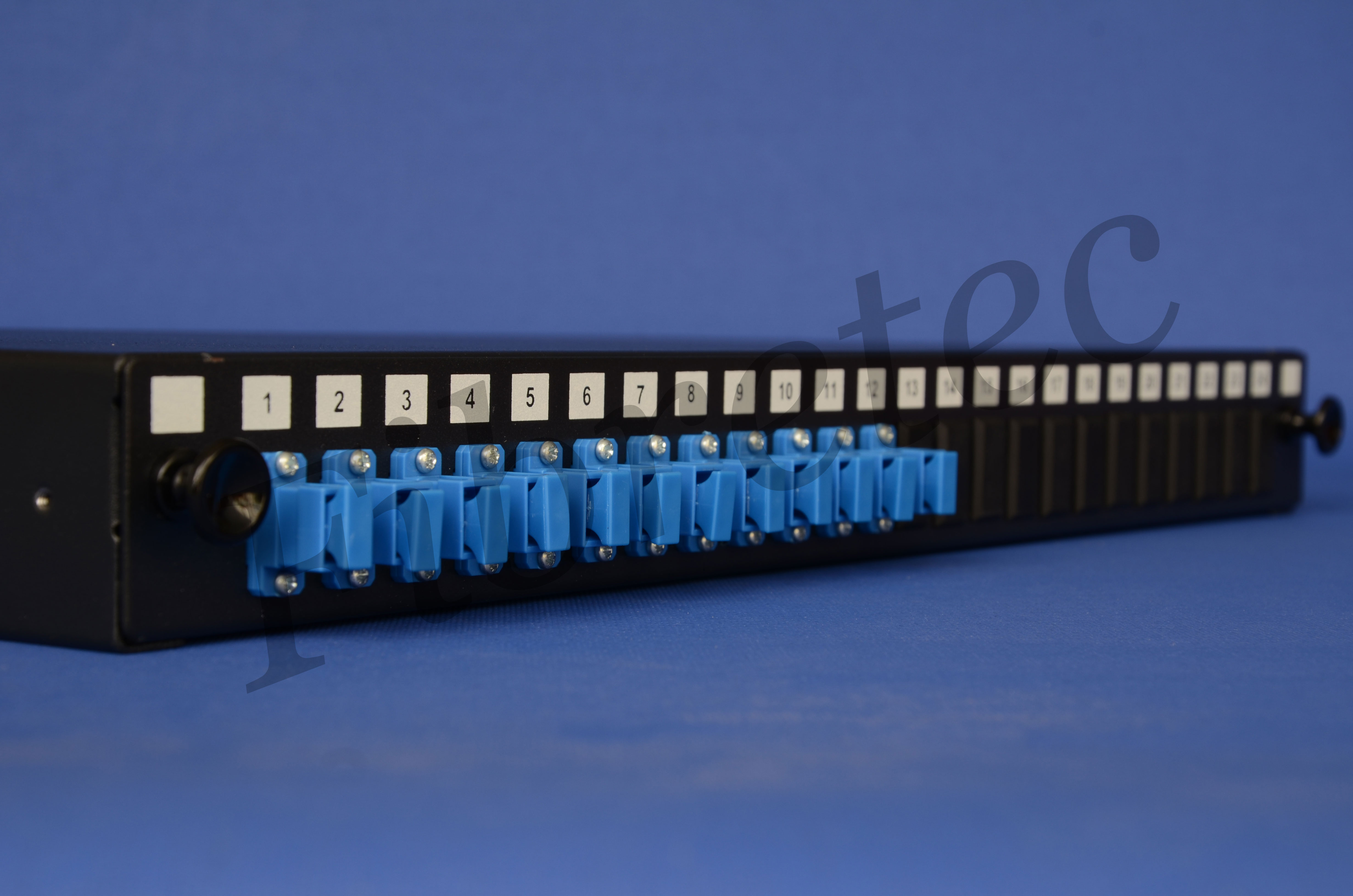 Tiroir 19’’ 1U 12 FO avec 12 traversées SC/SC simplex monomode bleues
